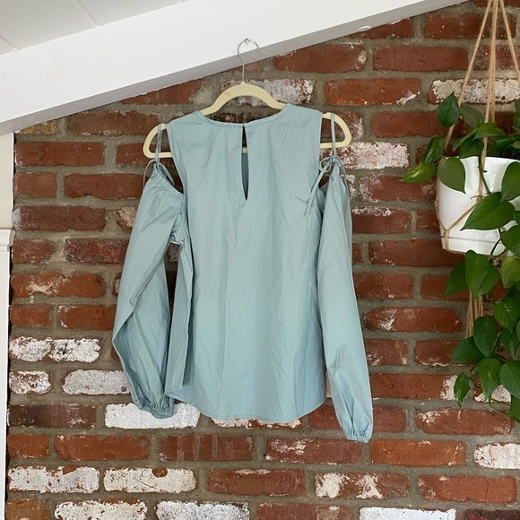 Open Edit Cold Shoulder Sea foam green poplin top Size Medium New - Picture 4 of 6